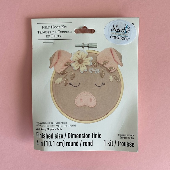 3 for $25 - Felt Pig with Flower Crown Hoop Kit - Picture 1 of 3